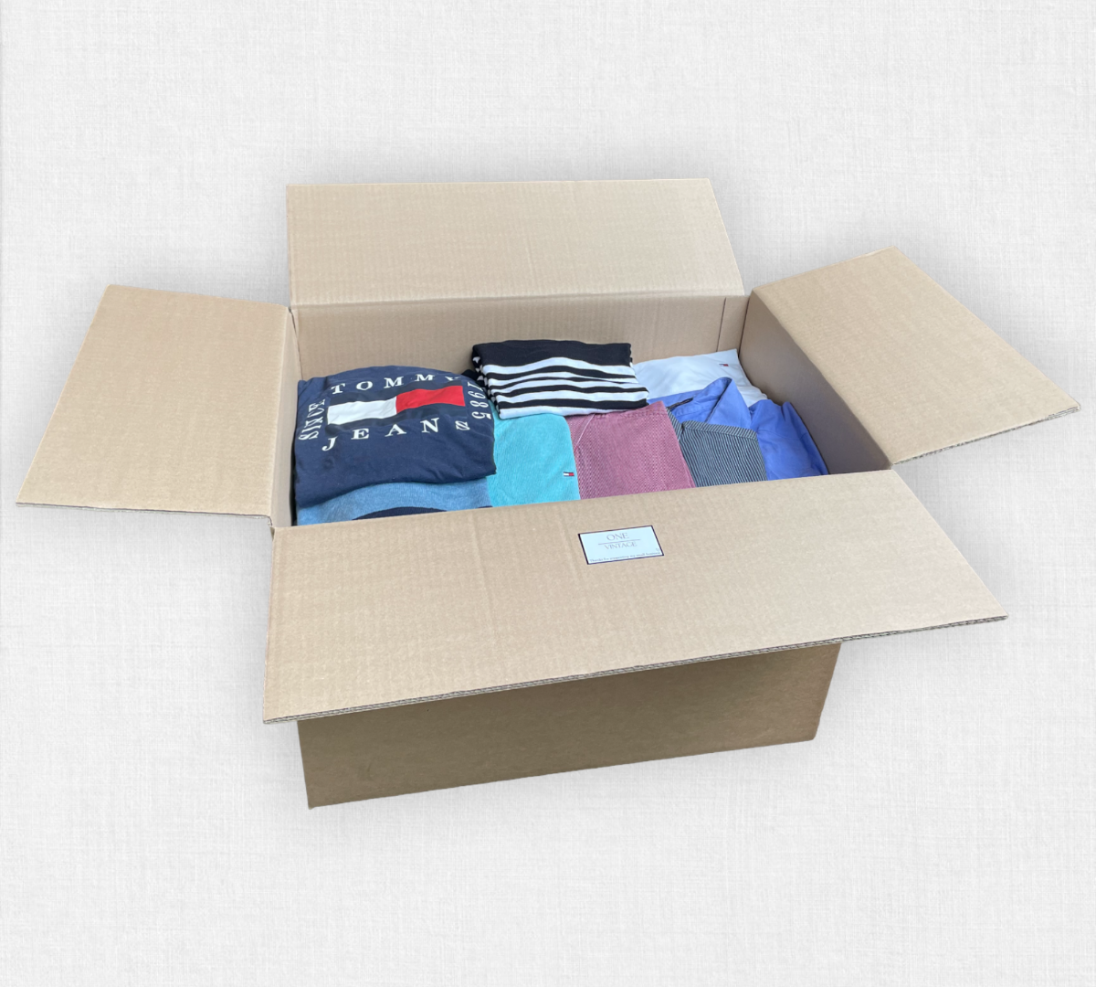 Mix vintage and hand Tommy box 23 kilo vintage bulk clothing wholesale | ONE vintage wholesale – ONEvintagewholesale